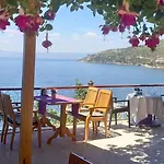 Mola Hotel
