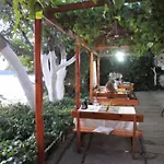 Mola Hotel
