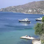 Hotel Mola *